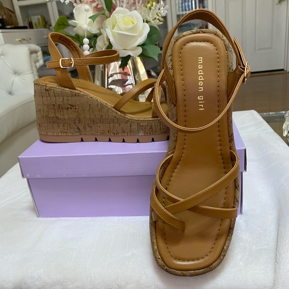 MADDEN GIRL WOMEN’S VAULT STRAPPY PLATFORM WEDGE SANDALS COLOR TAN SIZE: 10 - Picture 6 of 10